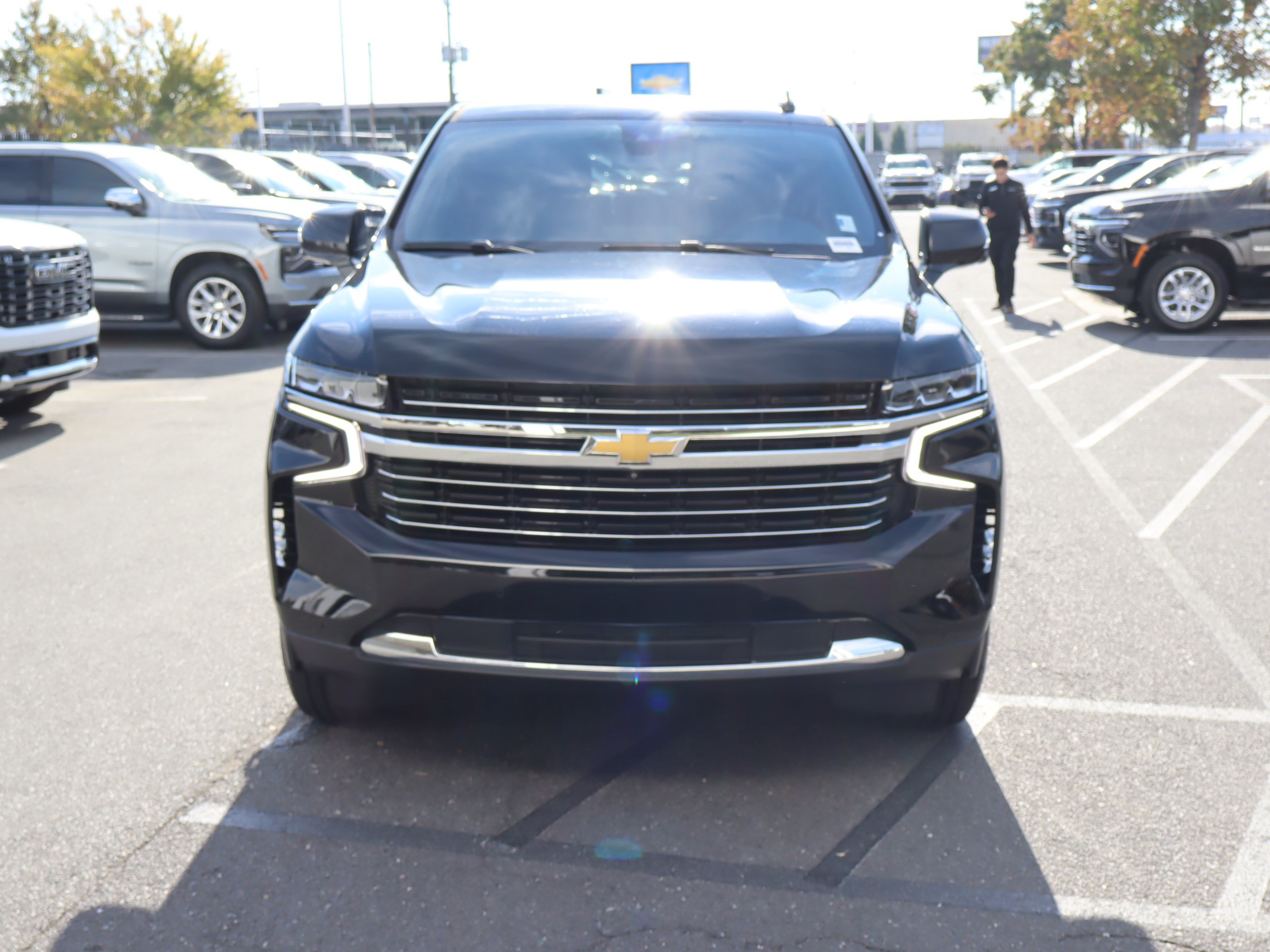 Used 2021 Chevrolet Tahoe LT w/ LT Signature Package RWD image 3