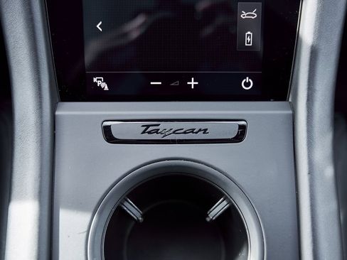 Used 2021 Porsche Taycan 4S image 64