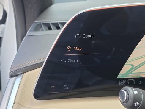 Used 2025 Cadillac XT4 Premium Luxury FWD image 32