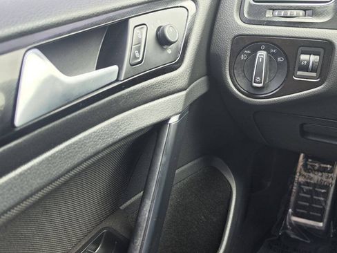 Used 2015 Volkswagen GTI SE FWD image 19