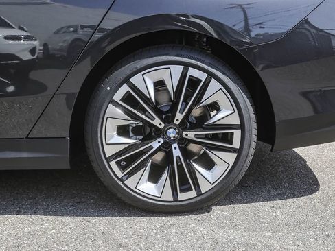 New 2026 BMW 530i RWD image 8