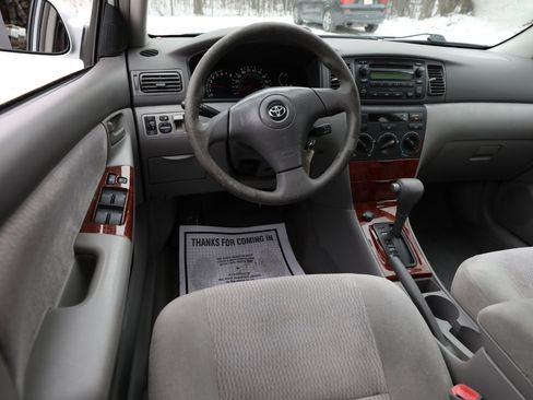 Used 2005 Toyota Corolla LE image 13