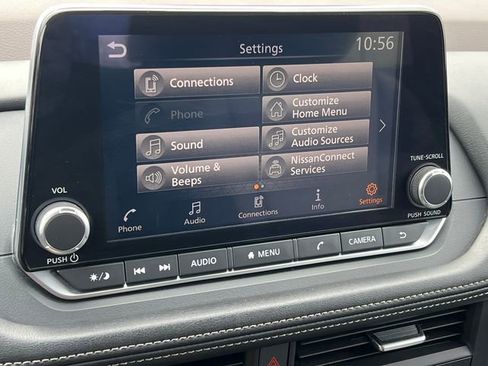 Used 2023 Nissan Rogue SV image 20