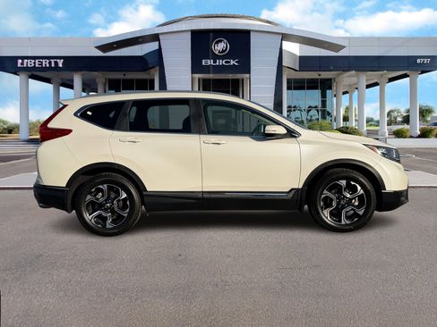 Used 2017 Honda CR-V Touring image 2