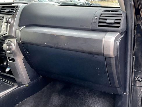 Used 2017 Toyota 4Runner SR5 Premium image 23