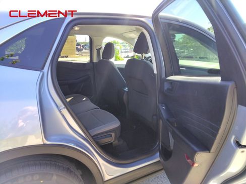 Used 2022 Ford Escape SE FWD image 19