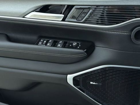 New 2026 Jeep Grand Wagoneer L Limited AWD/4WD image 30