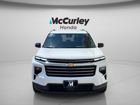 Used 2025 Chevrolet Traverse LT AWD/4WD image 9