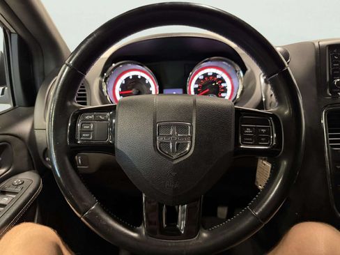 Used 2016 Dodge Grand Caravan SE FWD image 37