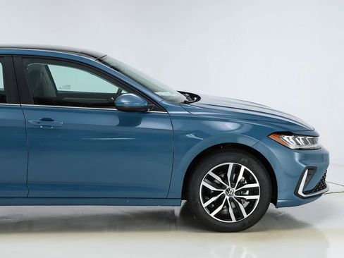 New 2026 Volkswagen Jetta SE FWD image 12