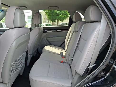Used 2015 Kia Sorento LX FWD image 10