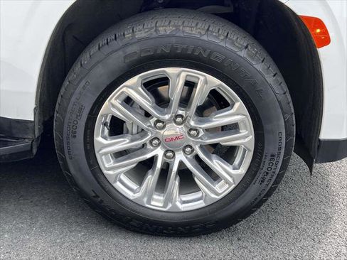 Used 2023 GMC Yukon SLT AWD/4WD image 9