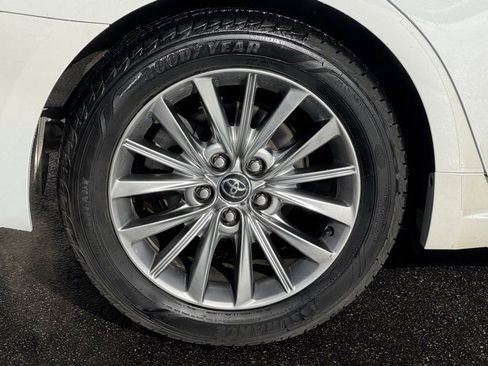 Used 2016 Toyota Avalon Limited image 48