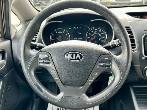 Used 2017 Kia Forte LX w/ LX Popular Package image 18