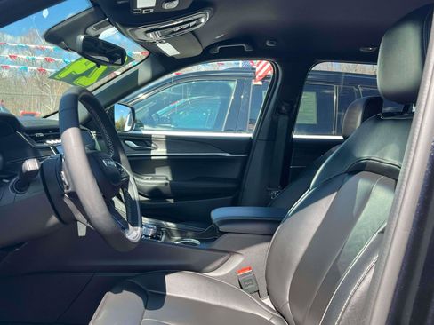 Used 2024 Jeep Grand Cherokee Limited image 24