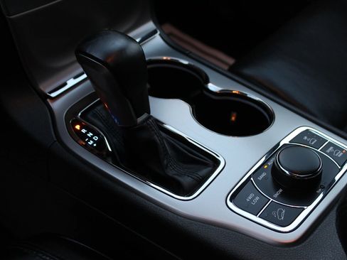 Used 2018 Jeep Grand Cherokee High Altitude image 25