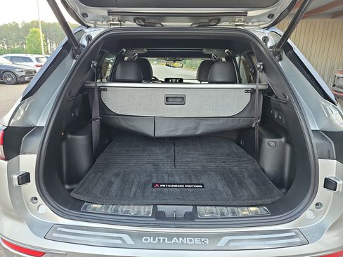 Used 2024 Mitsubishi Outlander SEL AWD/4WD image 13