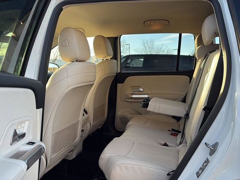 Used 2020 Mercedes-Benz GLB 250 4MATIC image 14