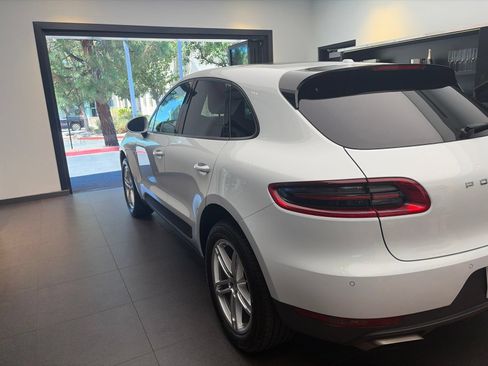 Used 2018 Porsche Macan AWD/4WD image 6