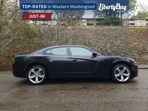 Used 2018 Dodge Charger SXT Plus w/ Quick Order Package 29J image 4