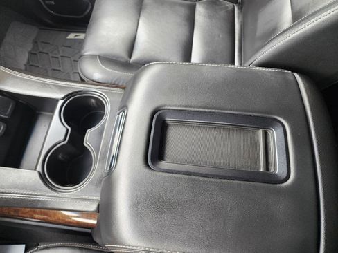 Used 2019 Chevrolet Tahoe LT w/ Luxury Package AWD/4WD image 24