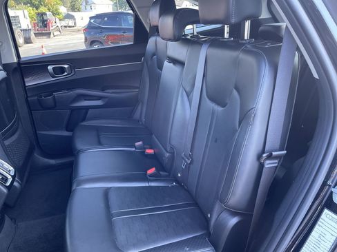 Certified 2024 Kia Sorento S image 21
