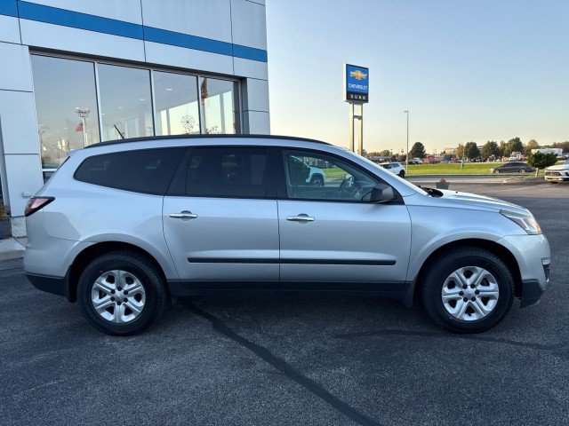 Used 2016 Chevrolet Traverse LS FWD image 2