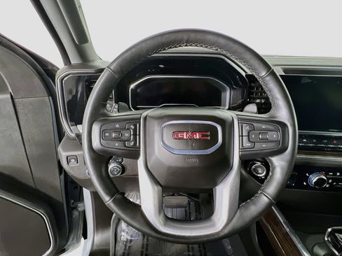 Used 2024 GMC Sierra 1500 Elevation w/ Preferred Package AWD/4WD image 10
