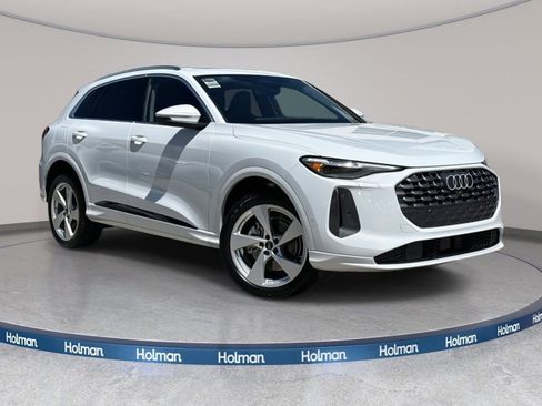 Certified 2025 Audi Q5 Premium Plus w/ Premium Plus image 2