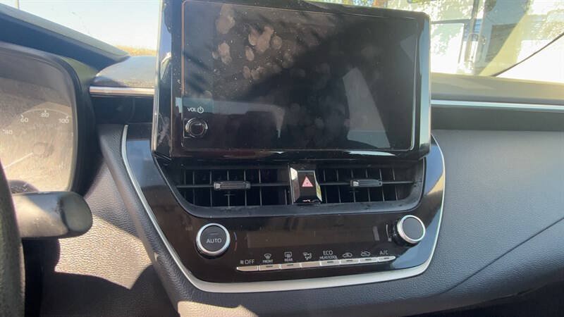 Used 2023 Toyota Corolla LE FWD image 18