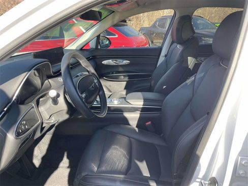 Certified 2025 Genesis GV70 2.5T image 13