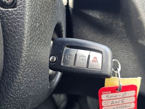 Used 2018 Nissan Rogue S image 37