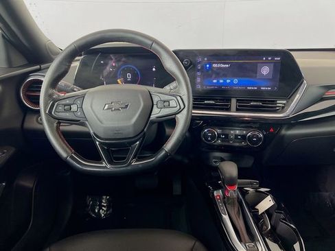 Used 2024 Chevrolet Trax RS w/ Sunroof Package image 20