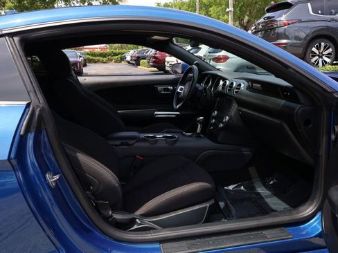 Used 2022 Ford Mustang Coupe RWD image 25