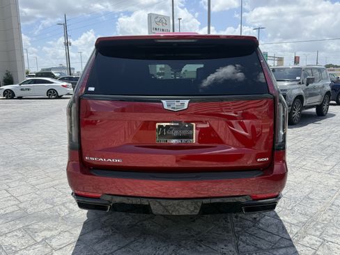 Used 2024 Cadillac Escalade Sport w/ LPO, ONYX Package AWD/4WD image 9