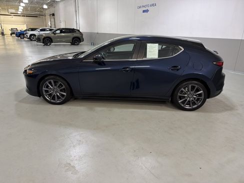 Used 2019 MAZDA MAZDA3 Hatchback FWD image 5