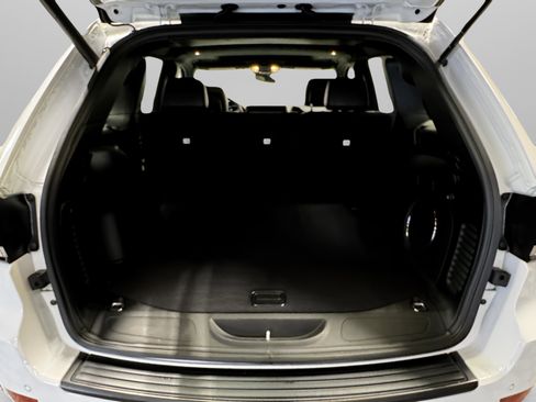 Used 2021 Jeep Grand Cherokee Laredo X image 41