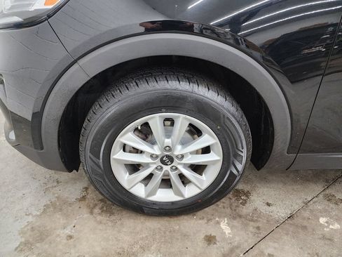 Used 2020 Kia Sorento LX FWD image 36