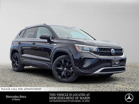 Used 2022 Volkswagen Taos SE FWD image 1