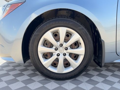 Used 2020 Toyota Corolla LE FWD image 13