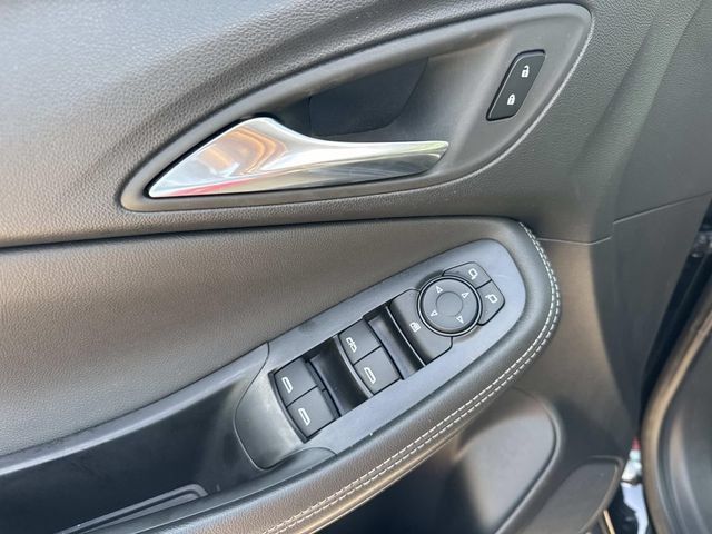 Used 2025 Buick Encore GX Preferred FWD image 25