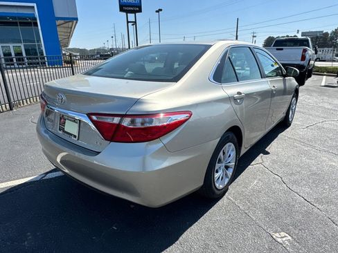 Used 2016 Toyota Camry LE image 6