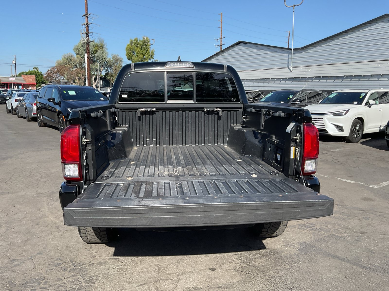 Used 2016 Toyota Tacoma TRD Sport AWD/4WD image 25