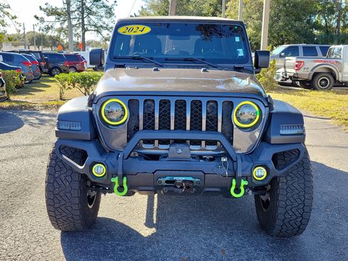 Used 2024 Jeep Wrangler Sport S image 2