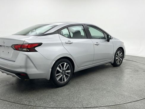 Used 2025 Nissan Versa SV image 9