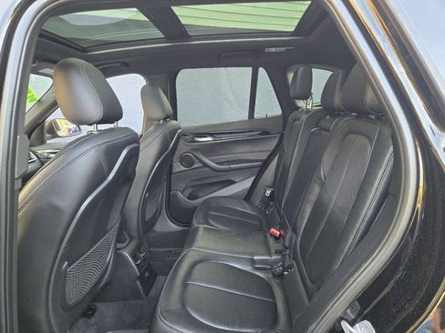 Used 2018 BMW X1 xDrive28i AWD/4WD image 9