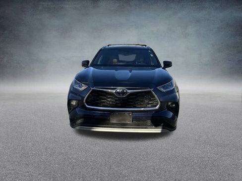 Used 2021 Toyota Highlander Platinum image 9
