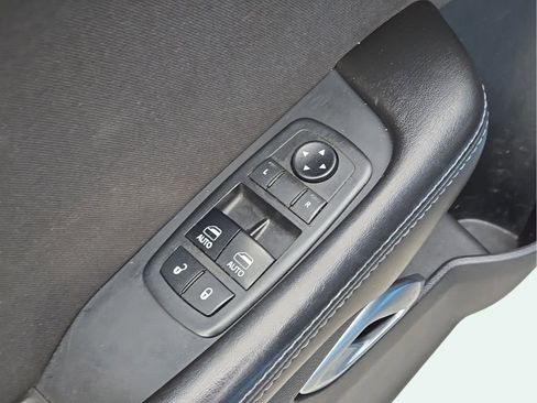 Used 2018 Dodge Challenger R/T image 17