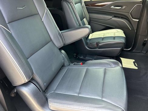 Certified 2023 Cadillac Escalade ESV Premium Luxury AWD/4WD image 23