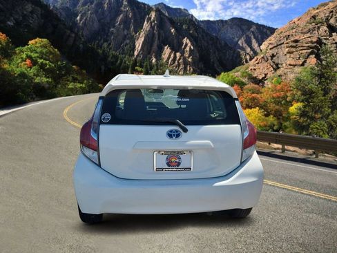 Used 2016 Toyota Prius C Three FWD image 4